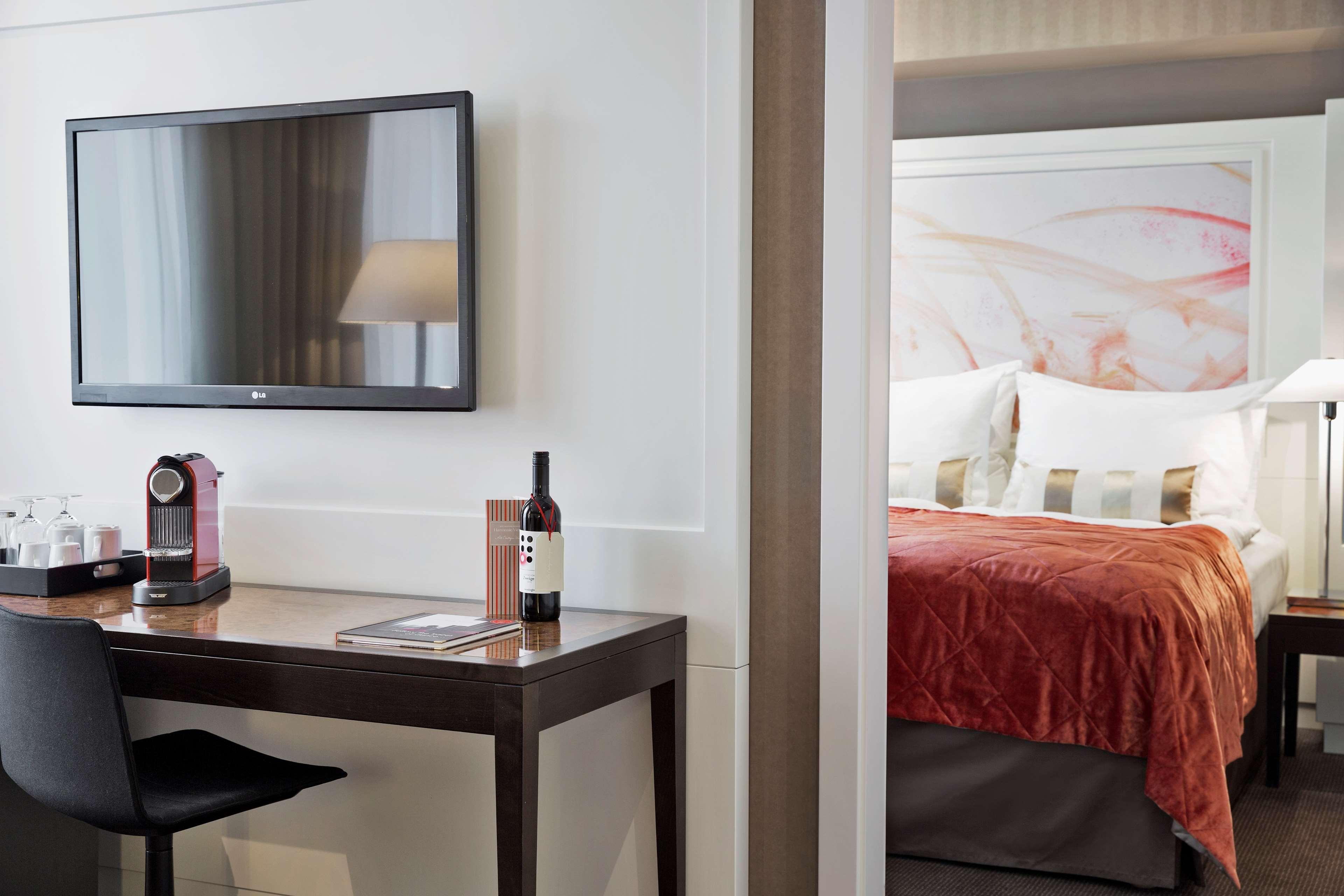 The Harmonie Vienna, BW Premier Collection Hotel Bagian luar foto